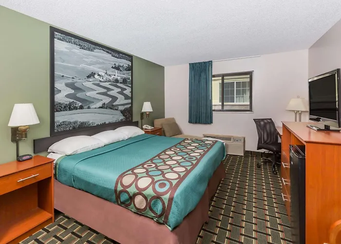 Super 8 By Wyndham Osceola Ia